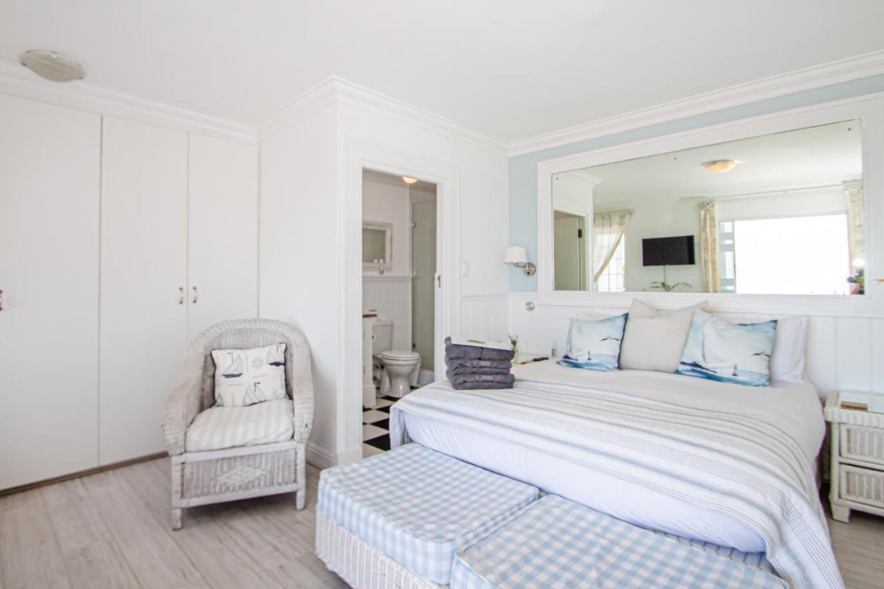 อะโบ้ทเฮาส์ Hotel ไซมอนส์ทาวน์ ภายนอก รูปภาพ